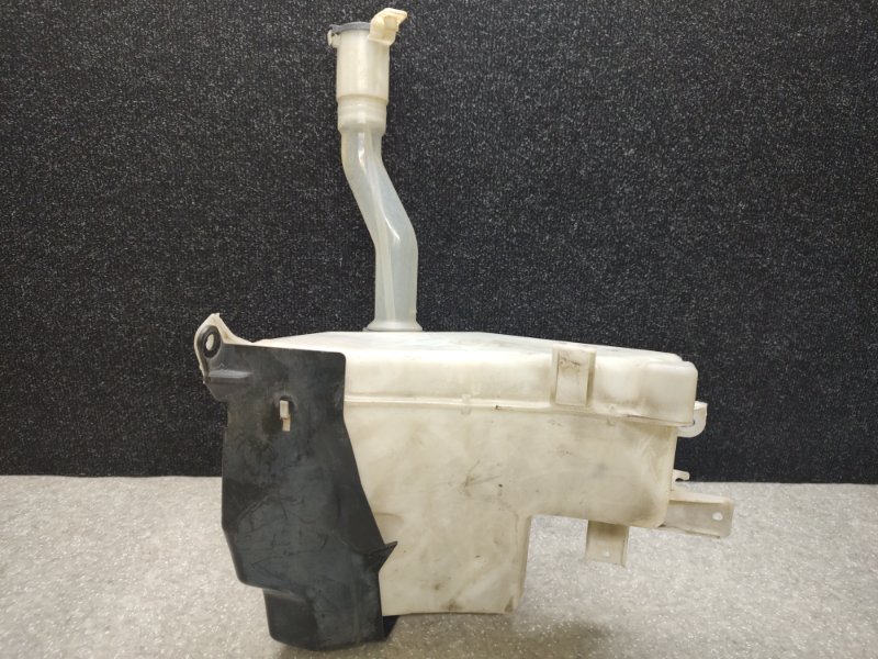 Бачок омывателя LAND CRUISER PRADO 120 02-09 Бачок омывателя LAND CRUISER PRADO 120 02-09