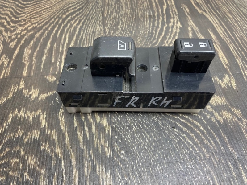 Кнопка стеклоподъемника передняя правая NISSAN ALTIMA L32 07-12