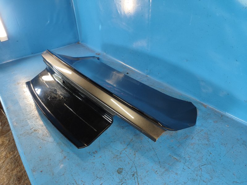 Крышка багажника MUSTANG 15-