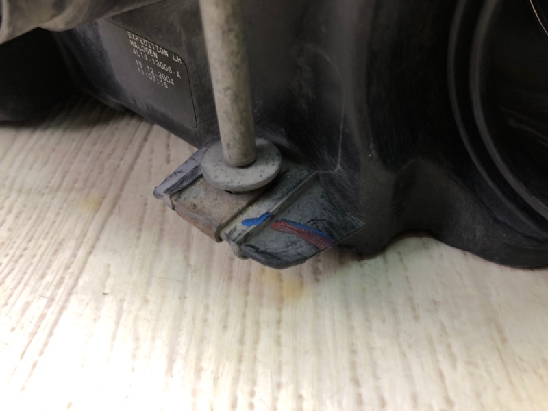 Фара левая EXPEDITION 03-06