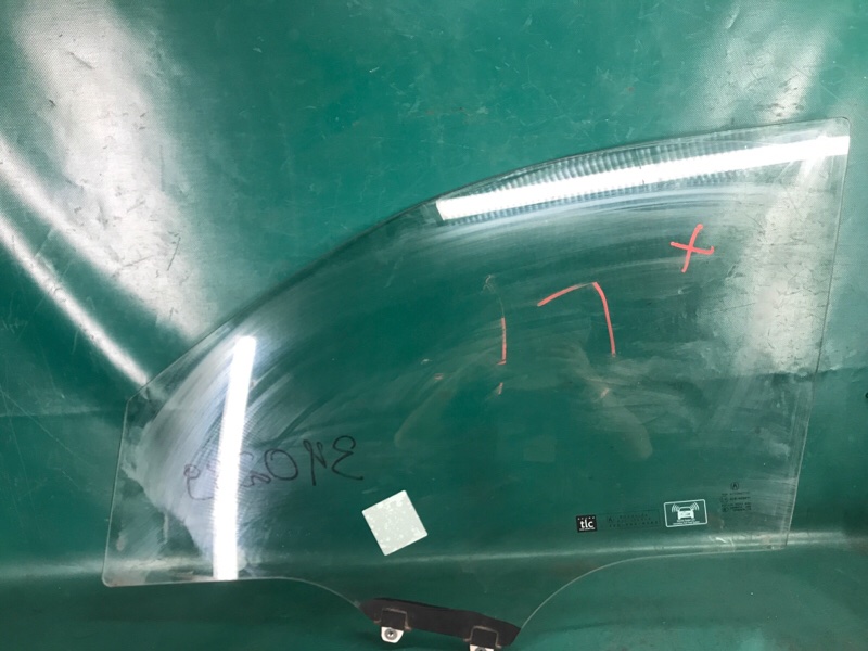 Стекло двери переднее левое ACURA MDX (YD2) 06-13 2009 3.7 J37A1 73350-STX-A00 Б/У