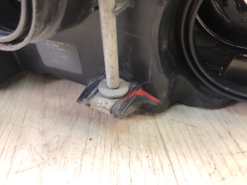 Фара левая EXPEDITION 03-06 Фара левая EXPEDITION 03-06