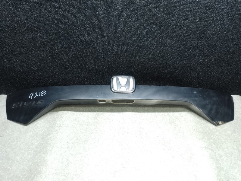 Панель подсветки номера HONDA CIVIC FC/FK 15- 2019 2.0L 4 74890-TBA-A11ZM Б/У