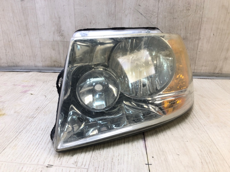 Фара левая EXPEDITION 03-06 Фара левая EXPEDITION 03-06