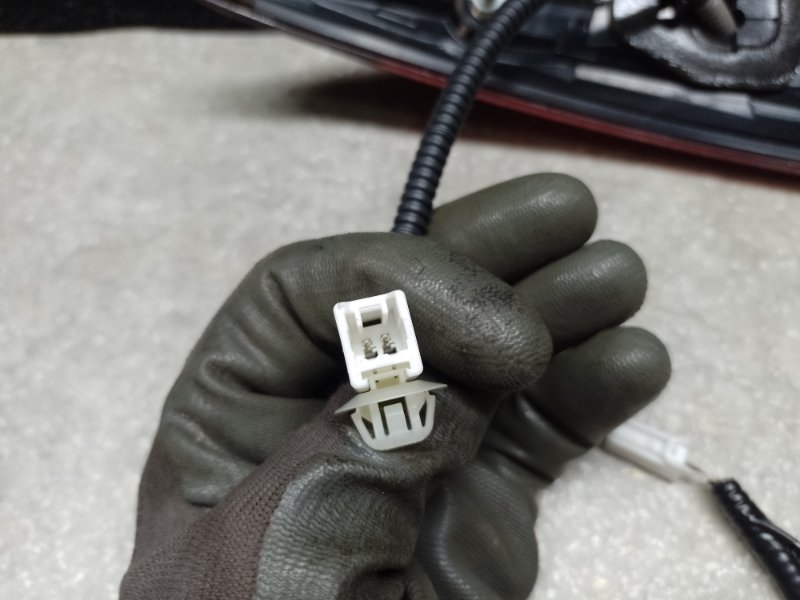 Фонарь внутренний левый HONDA CIVIC FC/FK 15- 2.0L 4