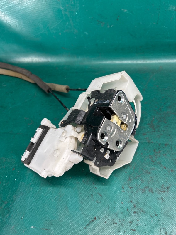 Замок двери передний правый MAZDA CX-9 06-16 3.5