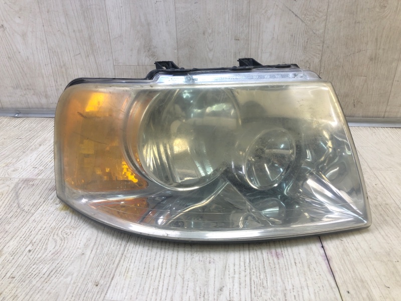 Фара правая FORD EXPEDITION 03-06 6L1Z-13008-AA Б/У