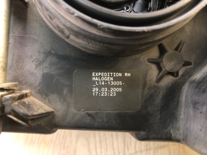 Фара правая EXPEDITION 03-06