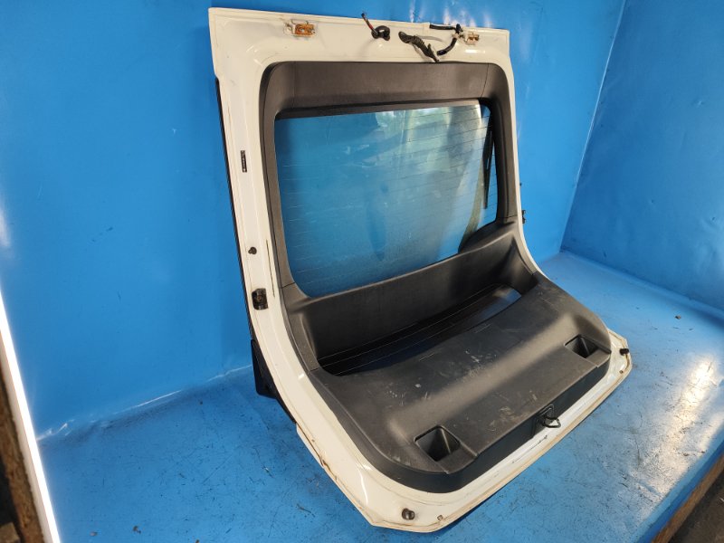 Крышка багажника PRIUS - 30 09-17