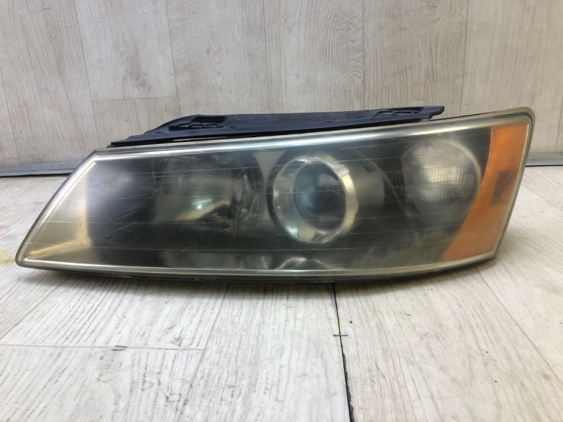 Фара левая HYUNDAI SONATA NF 04-10 921010A000 Б/У