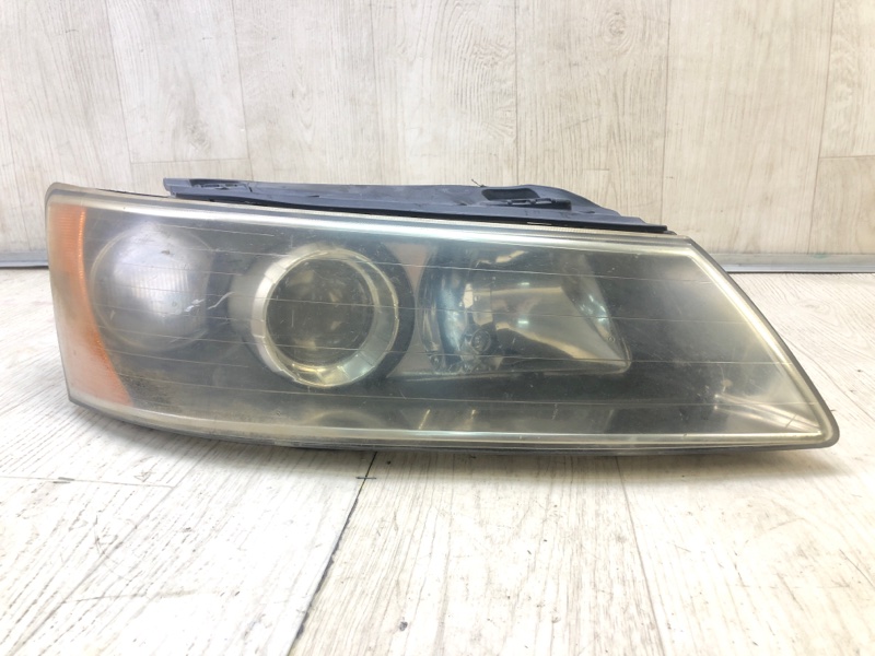 Фара правая HYUNDAI SONATA NF 04-10 921020A000 Б/У
