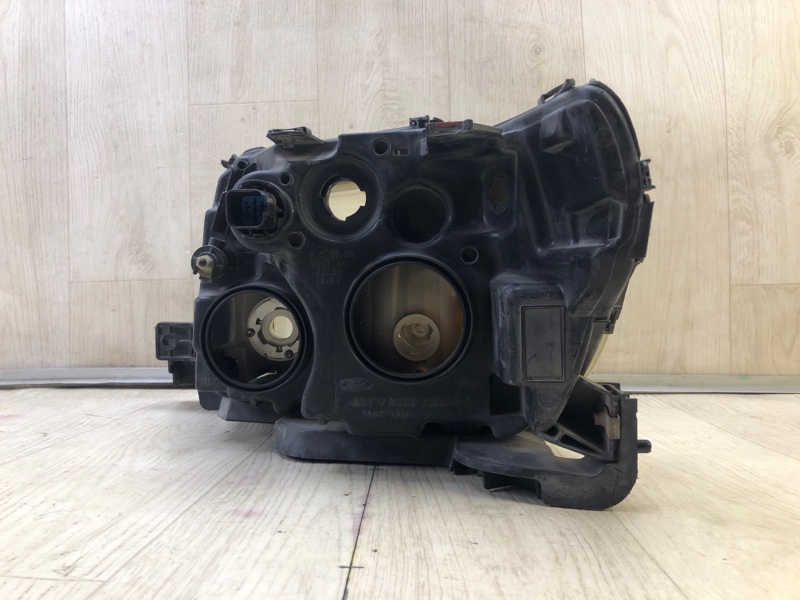 Фара правая FORD TAURUS 07-09