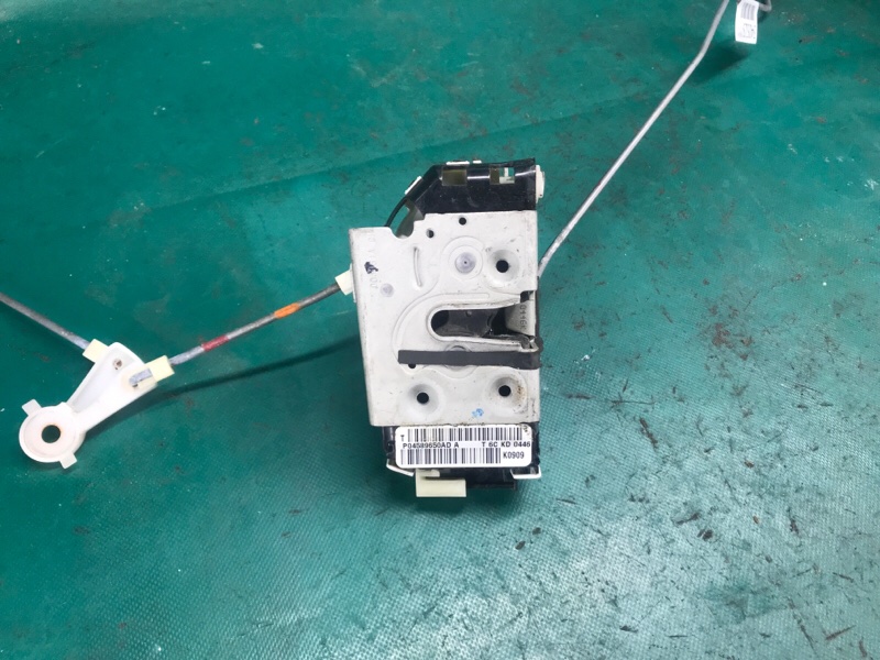 Запчасть замок двери задний правый JEEP PATRIOT 10-17 2016 2.0 ECN 4589650AD Б/У Замок двери задний правый JEEP PATRIOT 10-17 2016 2.0 ECN 4589650AD Б/У