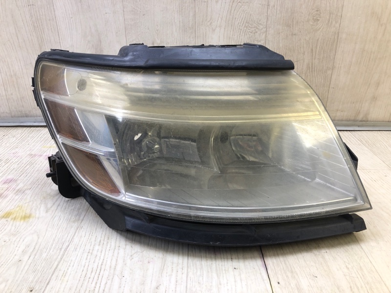 Запчасть фара правая FORD TAURUS 07-09 8G1Z-13008-E Б/У Фара правая FORD TAURUS 07-09 8G1Z-13008-E Б/У