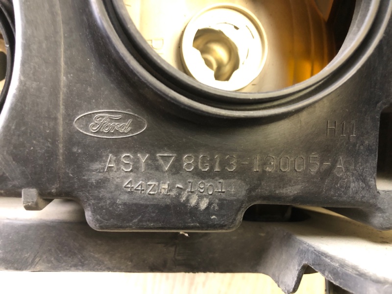 Фара правая TAURUS 07-09 Фара правая TAURUS 07-09