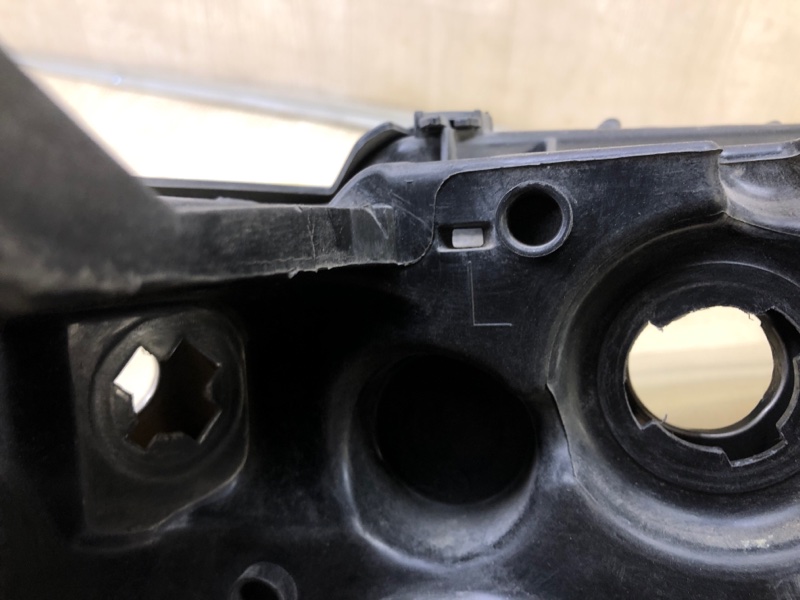 Фара левая TAURUS 07-09 Фара левая TAURUS 07-09