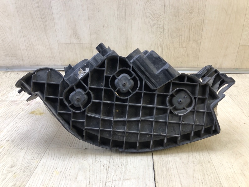 Фара левая TAURUS 07-09