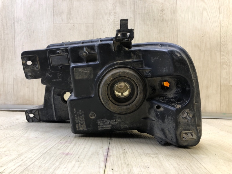 Фара правая FORD F-150 2004–08