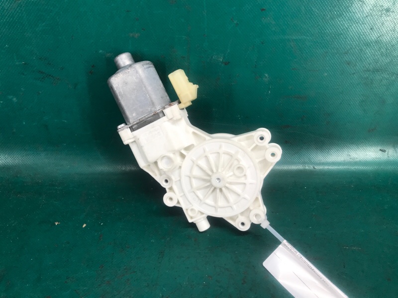 Моторчик стеклоподъемника задний правый JEEP PATRIOT 10-17 2.0 ECN Моторчик стеклоподъемника задний правый JEEP PATRIOT 10-17 2.0 ECN