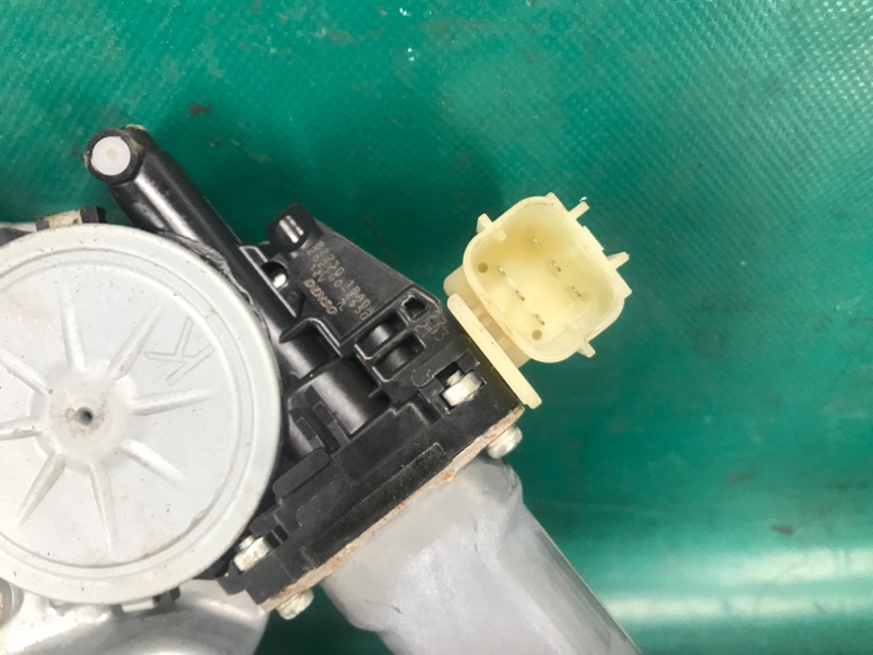 Стеклоподъемник задний правый INFINITI FX/QX70 S51 08-17 3.5 VQ35HR