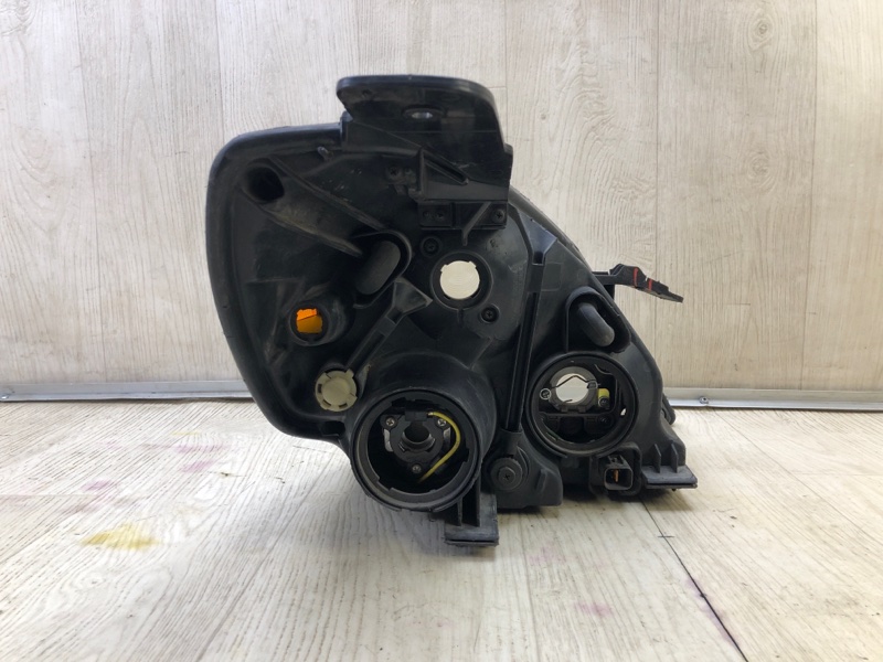 Фара левая ENTOURAGE 06-09