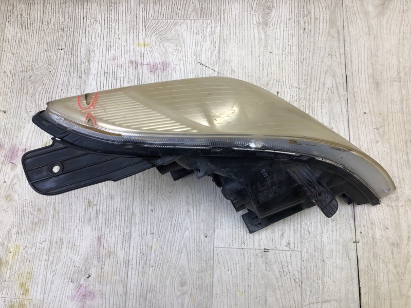 Фара левая ENTOURAGE 06-09