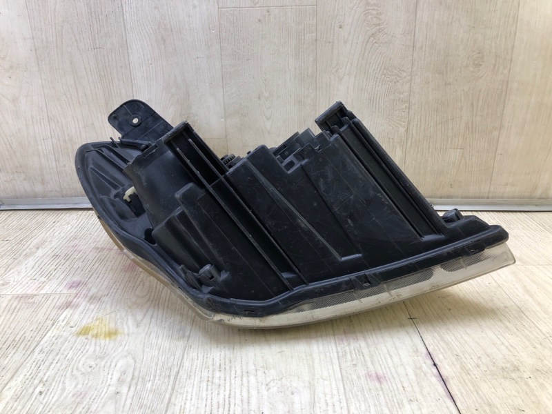 Фара левая ENTOURAGE 06-09