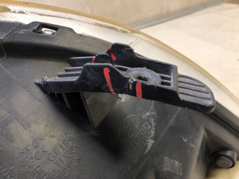 Фара левая ENTOURAGE 06-09