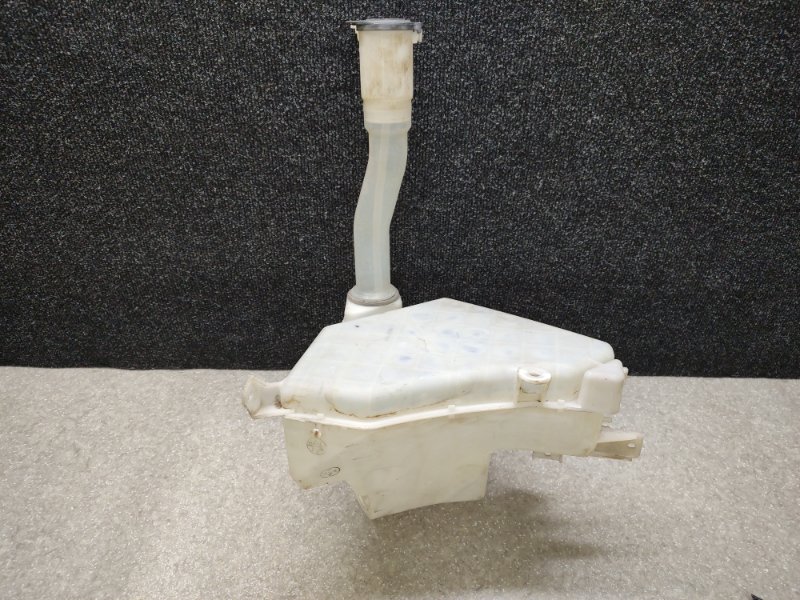 Бачок омывателя LAND CRUISER PRADO 120 02-09 Бачок омывателя LAND CRUISER PRADO 120 02-09