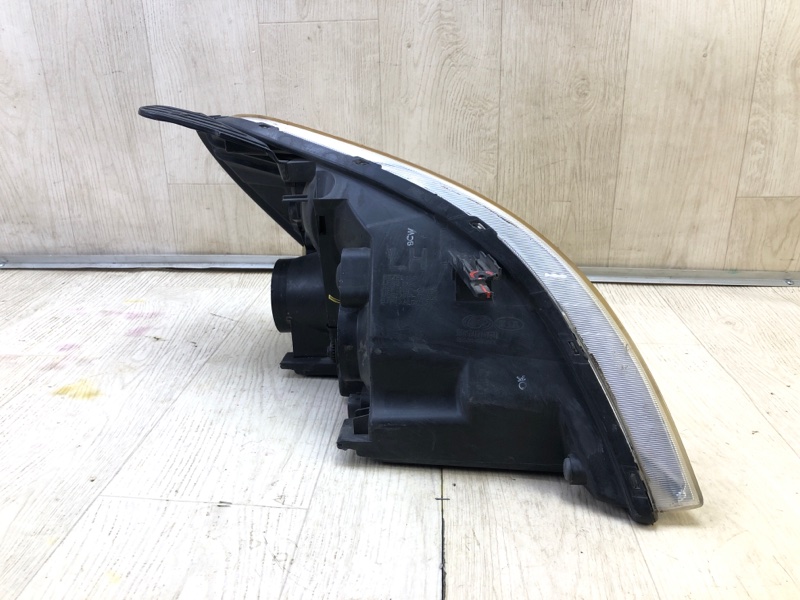 Фара левая HYUNDAI ENTOURAGE 06-09