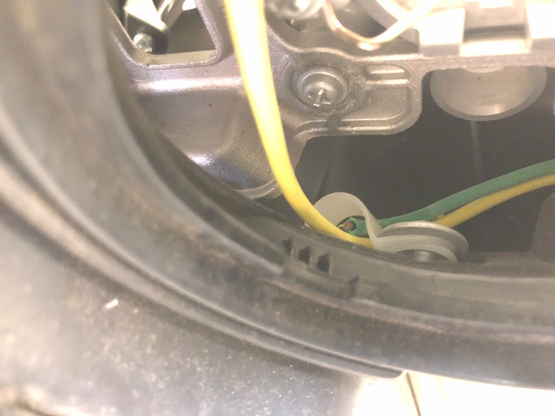 Фара левая ENTOURAGE 06-09