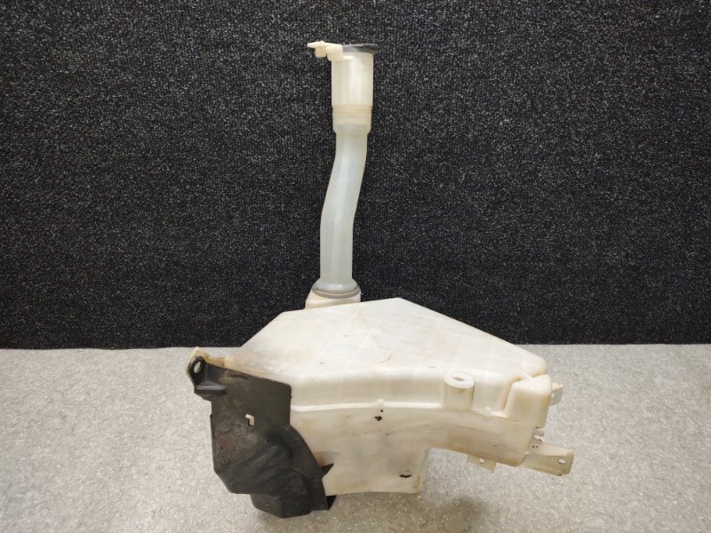 Бачок омывателя LAND CRUISER PRADO 120 02-09 Бачок омывателя LAND CRUISER PRADO 120 02-09