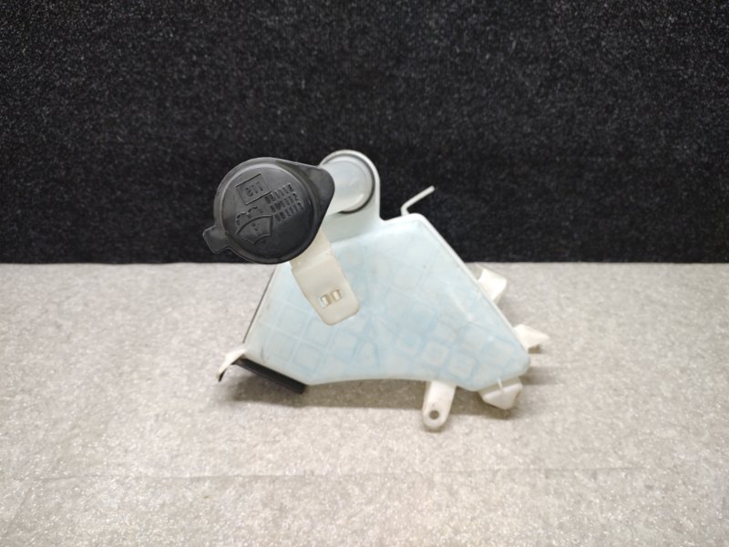 Бачок омывателя TOYOTA LAND CRUISER PRADO 120 02-09 Бачок омывателя TOYOTA LAND CRUISER PRADO 120 02-09