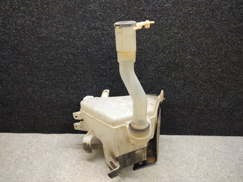 Запчасть бачок омывателя TOYOTA LAND CRUISER PRADO 120 02-09 85315-60300 Б/У Бачок омывателя TOYOTA LAND CRUISER PRADO 120 02-09 85315-60300 Б/У