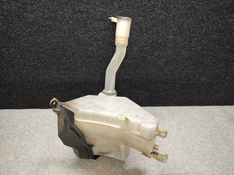 Бачок омывателя LAND CRUISER PRADO 120 02-09 Бачок омывателя LAND CRUISER PRADO 120 02-09