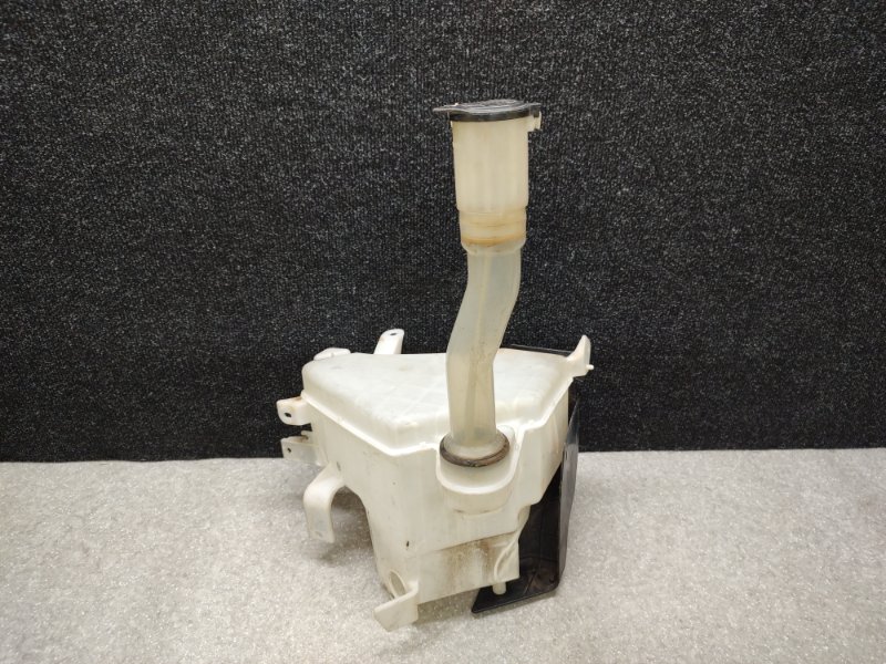 Запчасть бачок омывателя TOYOTA LAND CRUISER PRADO 120 02-09 85315-60300 Б/У Бачок омывателя TOYOTA LAND CRUISER PRADO 120 02-09 85315-60300 Б/У