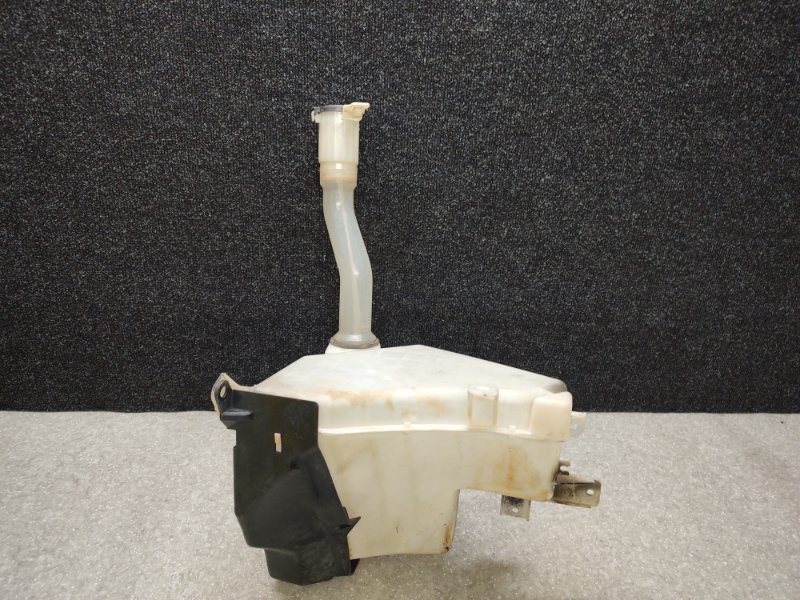 Бачок омывателя LAND CRUISER PRADO 120 02-09 Бачок омывателя LAND CRUISER PRADO 120 02-09