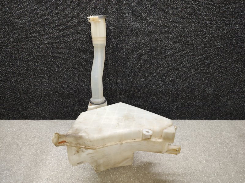 Бачок омывателя LAND CRUISER PRADO 120 02-09 Бачок омывателя LAND CRUISER PRADO 120 02-09