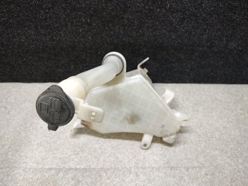 Бачок омывателя TOYOTA LAND CRUISER PRADO 120 02-09