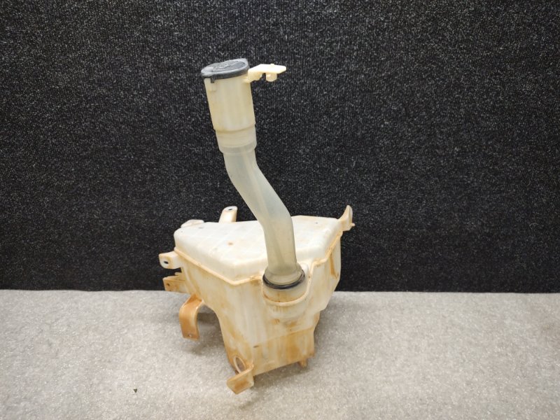 Запчасть бачок омывателя TOYOTA LAND CRUISER PRADO 120 02-09 85315-60300 Б/У Бачок омывателя TOYOTA LAND CRUISER PRADO 120 02-09 85315-60300 Б/У
