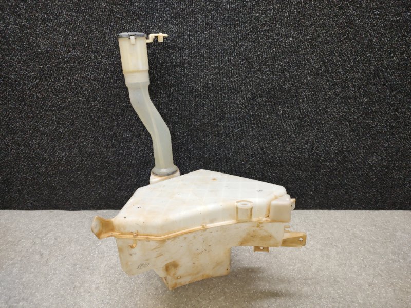 Бачок омывателя LAND CRUISER PRADO 120 02-09 Бачок омывателя LAND CRUISER PRADO 120 02-09