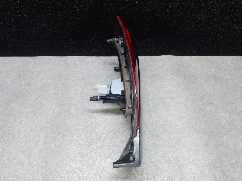 Фонарь внутренний правый FORD FUSION 14- C20EDEF