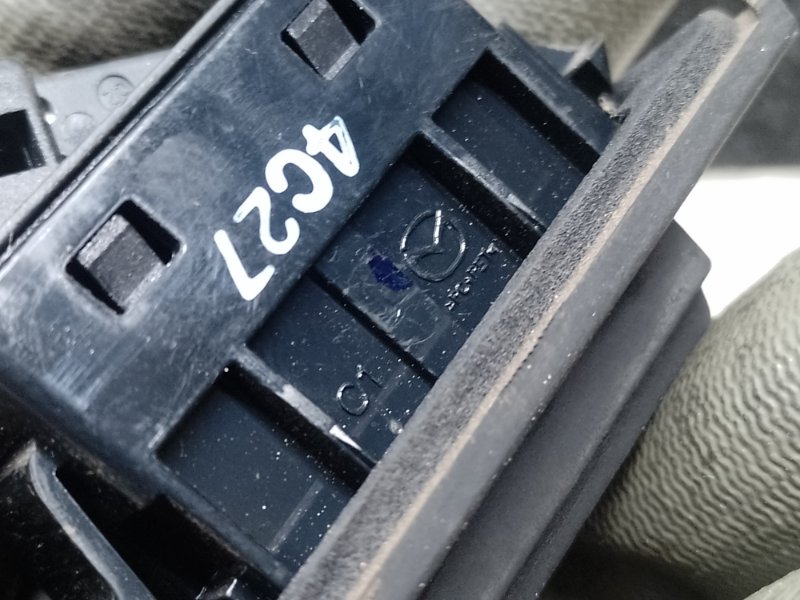 Кнопка открывания багажника наружная 6 GJ 12-