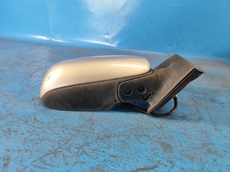 Зеркало правое COROLLA 150 06-13