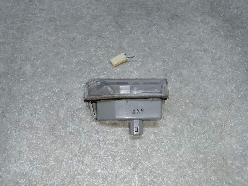 Подсветка номера правая ES350 06-12 2007 3.5 2GR-FE Подсветка номера правая ES350 06-12 2007 3.5 2GR-FE