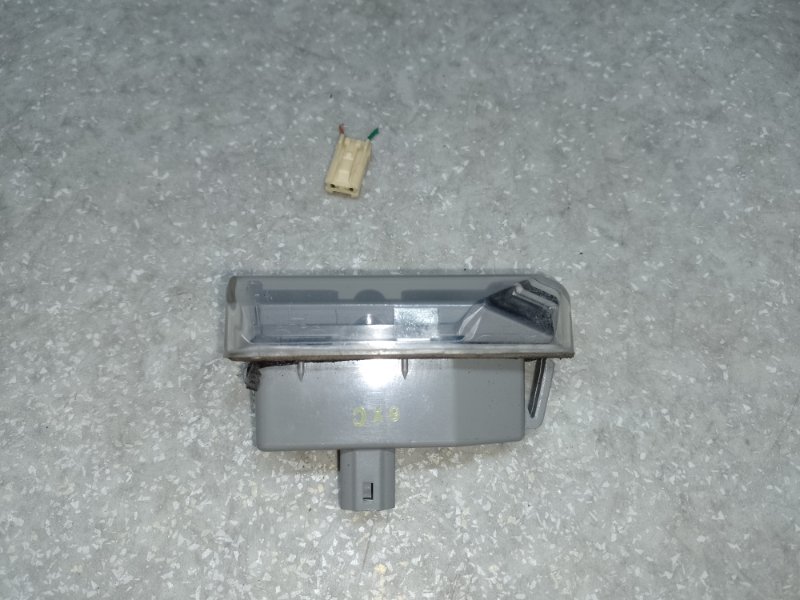 Подсветка номера левая ES350 06-12 2007 3.5 2GR-FE Подсветка номера левая ES350 06-12 2007 3.5 2GR-FE