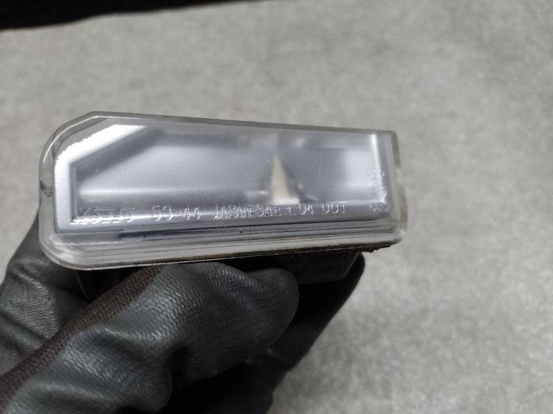 Подсветка номера левая ES350 06-12 2007 3.5 2GR-FE Подсветка номера левая ES350 06-12 2007 3.5 2GR-FE