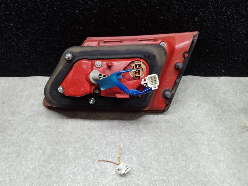 Фонарь внутренний левый LEXUS ES350 06-12 3.5 2GR-FE Фонарь внутренний левый LEXUS ES350 06-12 3.5 2GR-FE