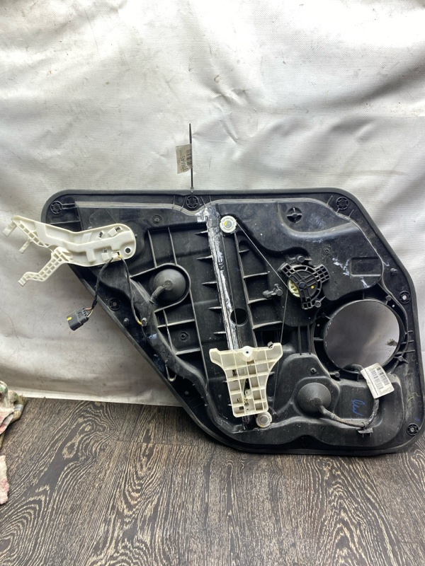 Стеклоподъемник задний правый ELANTRA MD 10-15 2013 1.8 G4NB