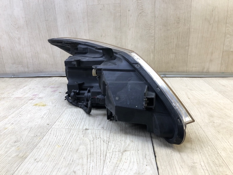 Фара левая GENESIS SEDAN 08-13